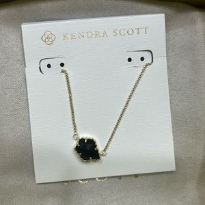 Kendra Scott Tess Gold Small Pendant Necklace